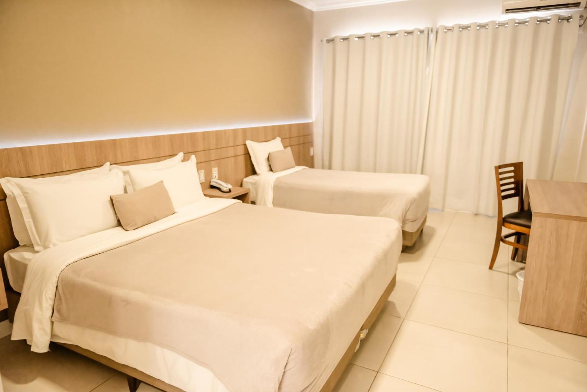 Confort Fronteira Hotel ซังตานา โด ลิฟวราเมงโต ภายนอก รูปภาพ